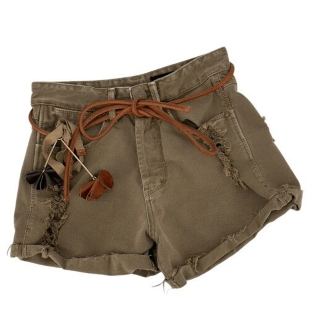 Animale Distressed High‎ Rise Denim Shorts Leather Charm Belt Size 34 US 0
